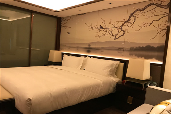 1 E （94㎡nett ) Bedroom.jpg